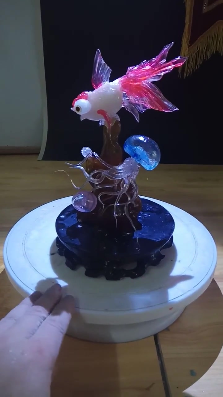 今天上课做的糖艺金鱼,看看下面配的到底是什么?