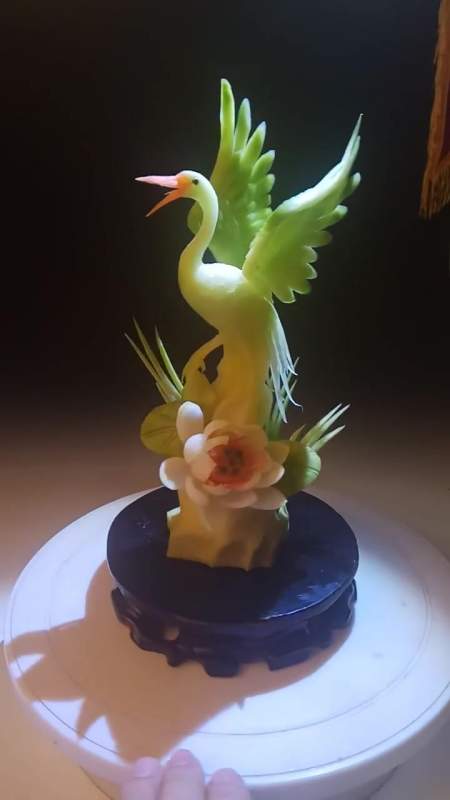 今天上课用萝卜雕的仙鹤,绿不绿,欢迎双击-度小视