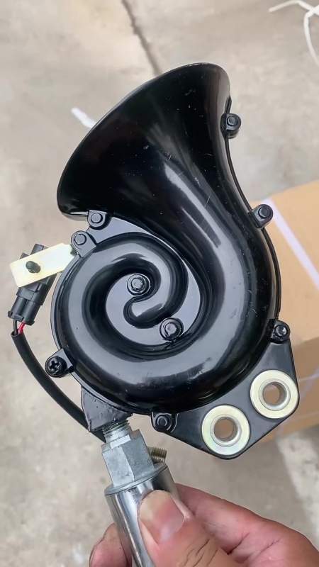 原厂24伏蜗牛气喇叭,适合24伏所有有气泵车型-度小视