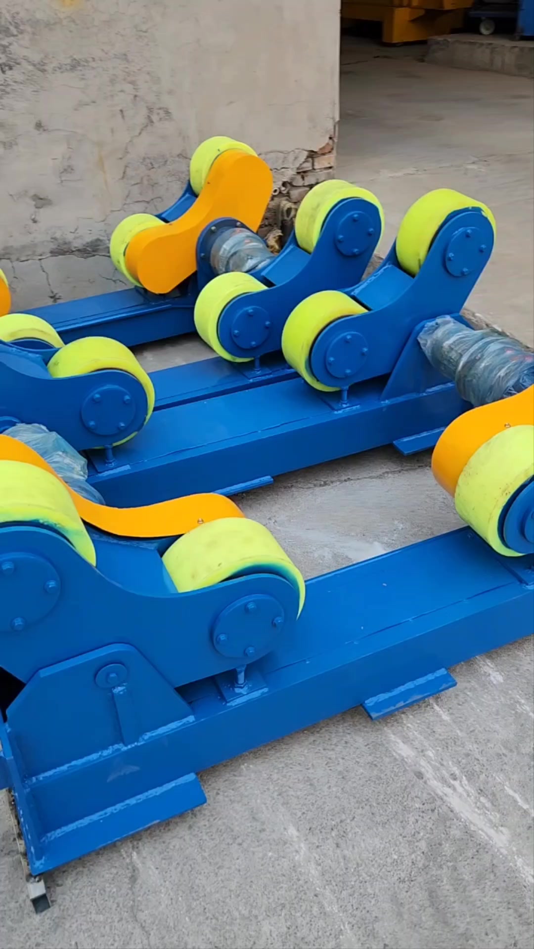 10吨自调式焊接滚轮架——旭建机械-度小视