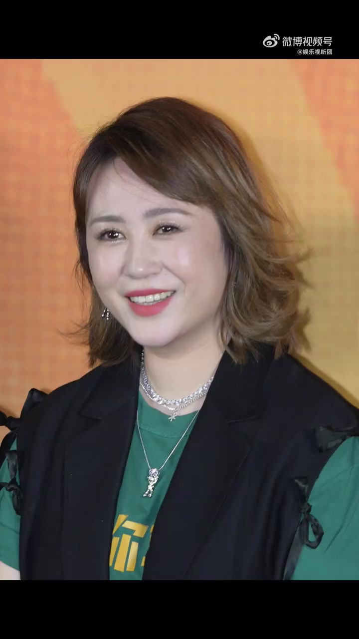 马丽生图 马丽生图状态真的好好,皮肤好白,笑起来好可爱呀,是一种很