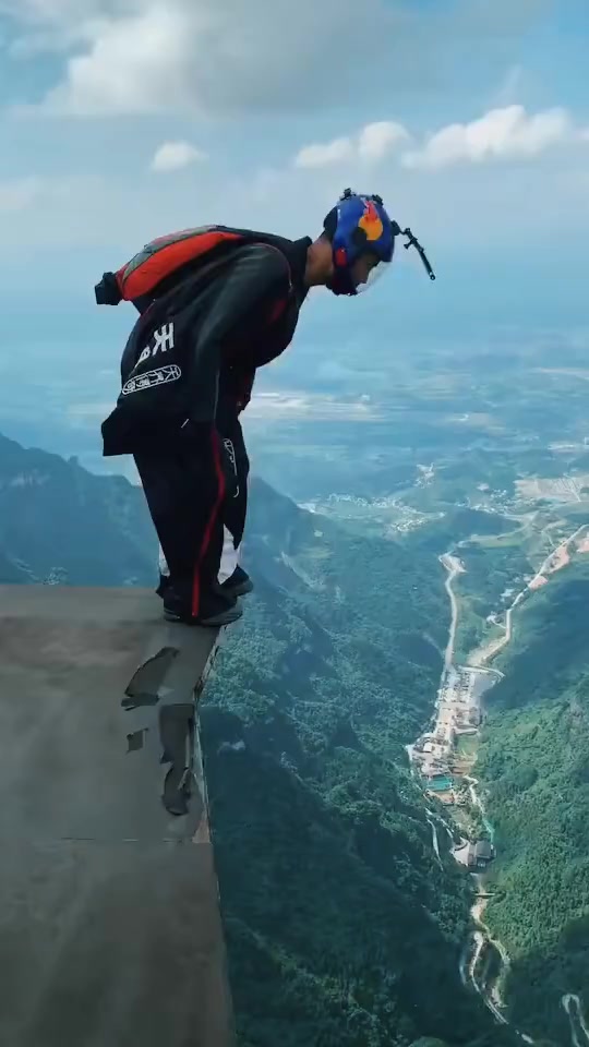 飞人～张树鹏,张家界天门山翼装飞行表演-度小视