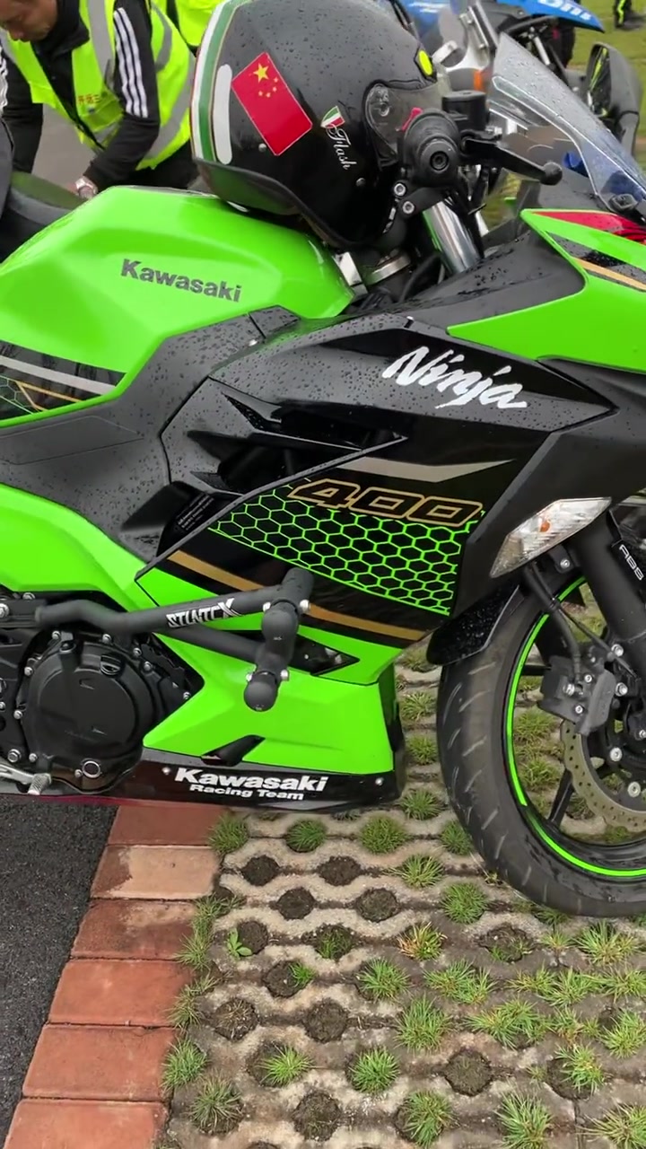 新手入门跑车推荐,先来一波川崎的ninja400