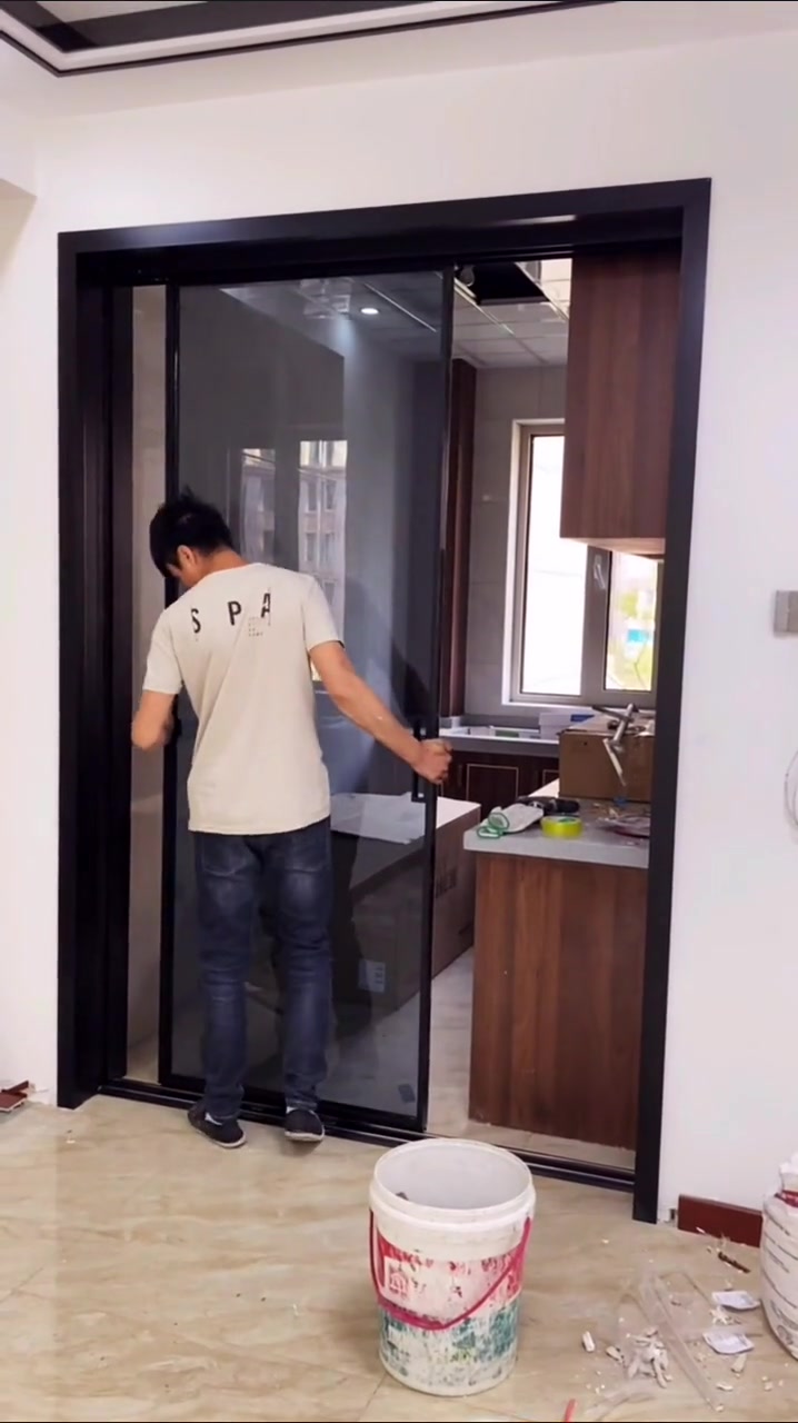 推拉门流行款安装