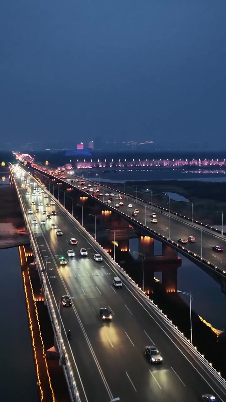 黑河,萝北,满洲里等国道干线,成为哈尔滨市以及黑龙江省公路交通的