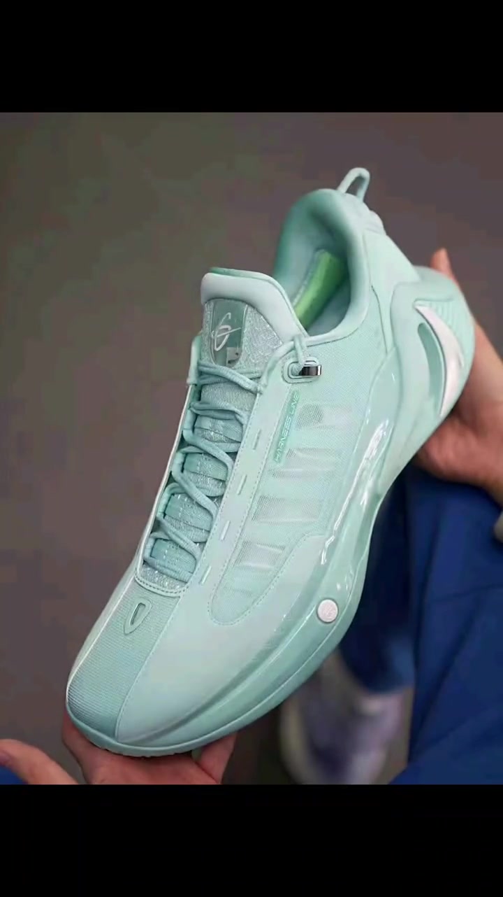 海沃德4代颜值还真不赖 哎呦喂你鞋真好看 海沃德4 球鞋 安踏