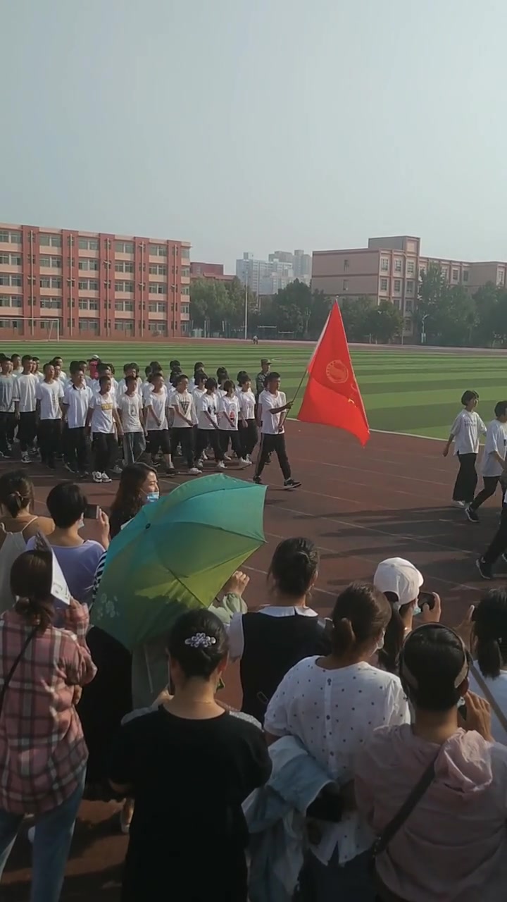赞皇中学高一 新生军训汇演4-度小视