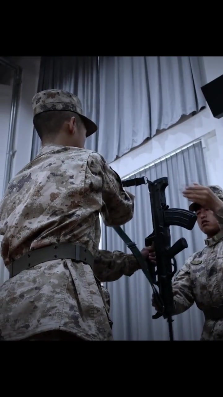 请接枪!新兵 专属"成人礼"