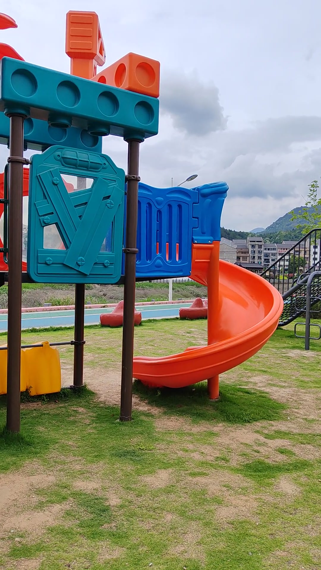 小孩玩什么游乐设施