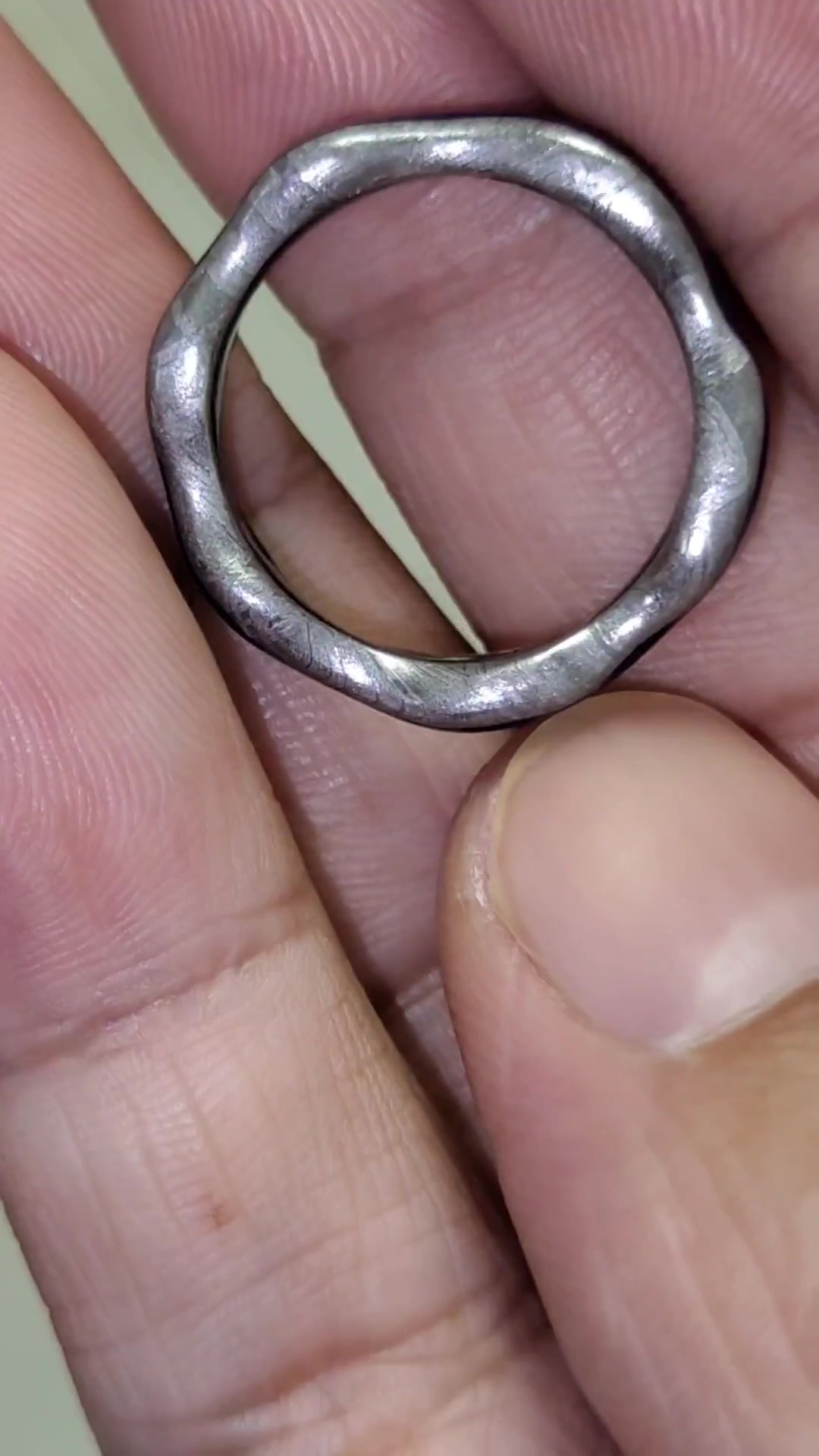 做一个比黄金贵的铁陨石戒指 陨石 戒指 礼物-度小视