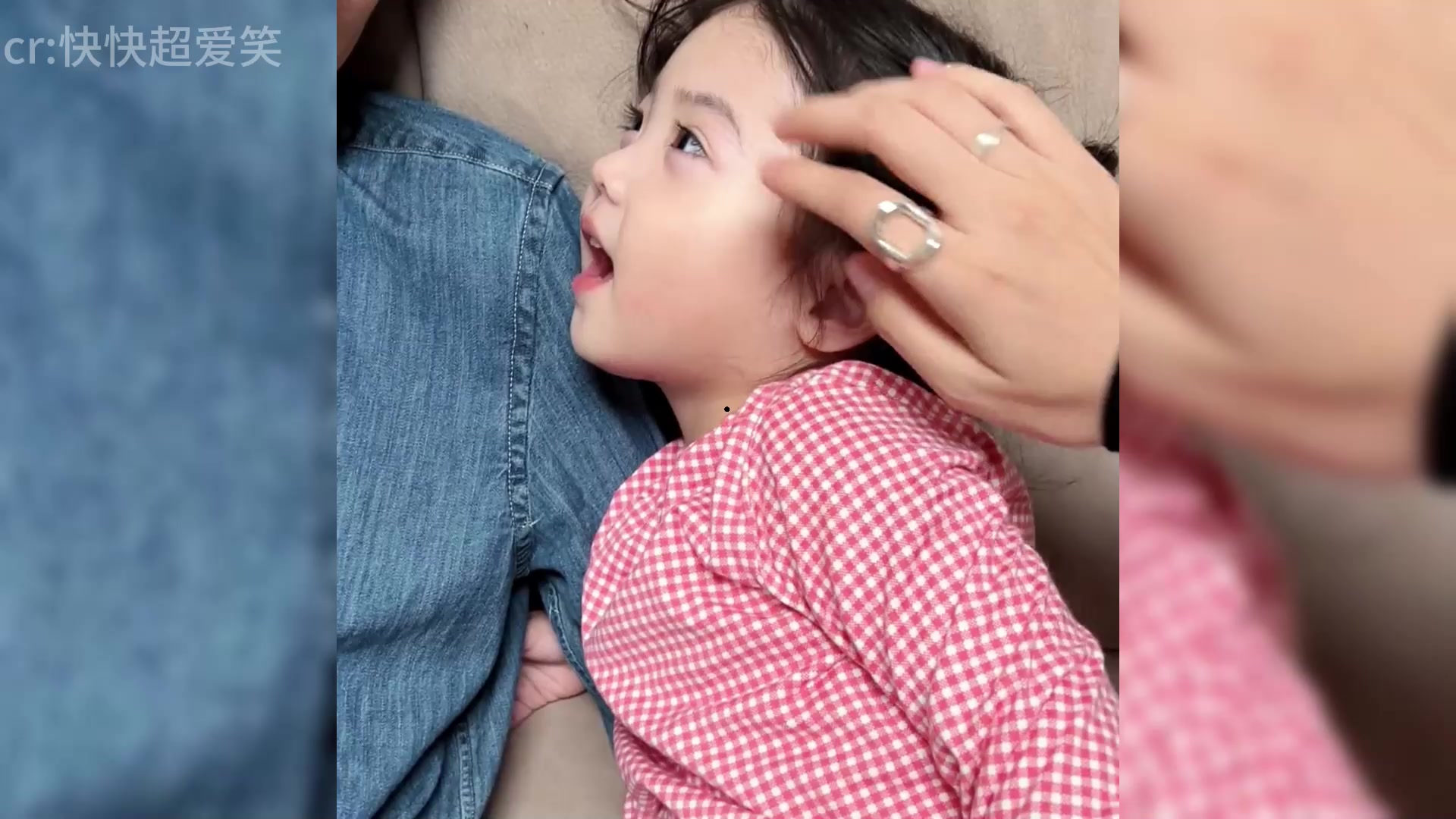 怎么会那么爱笑,女儿果然最粘爸爸,盘点可爱萌娃快快超爱笑