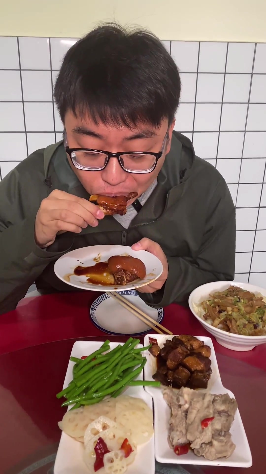 第21集|开车十公里就为一碗手工五花肉捞面 美食探店-度小视