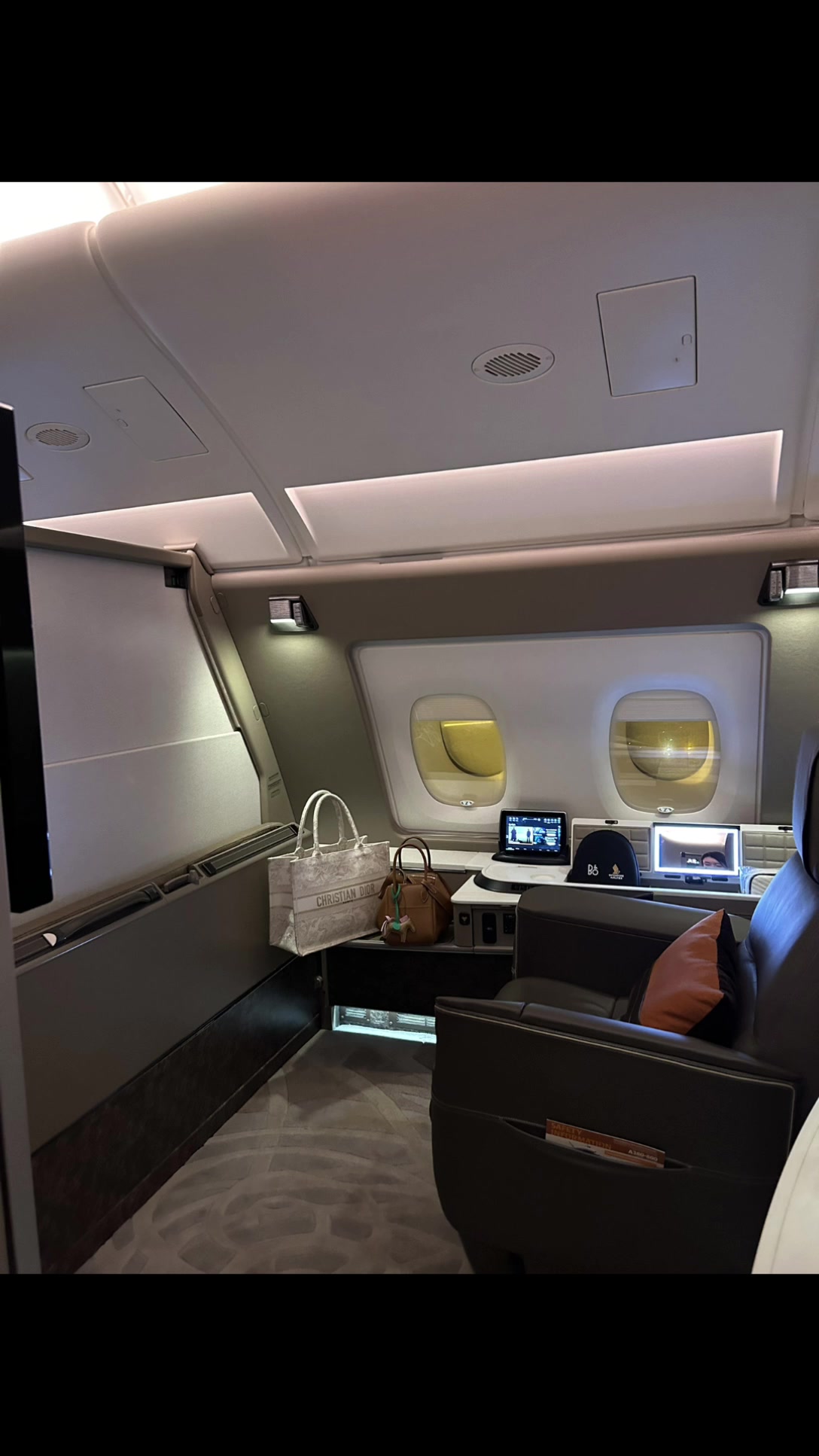 体验新航头等舱的空中套房