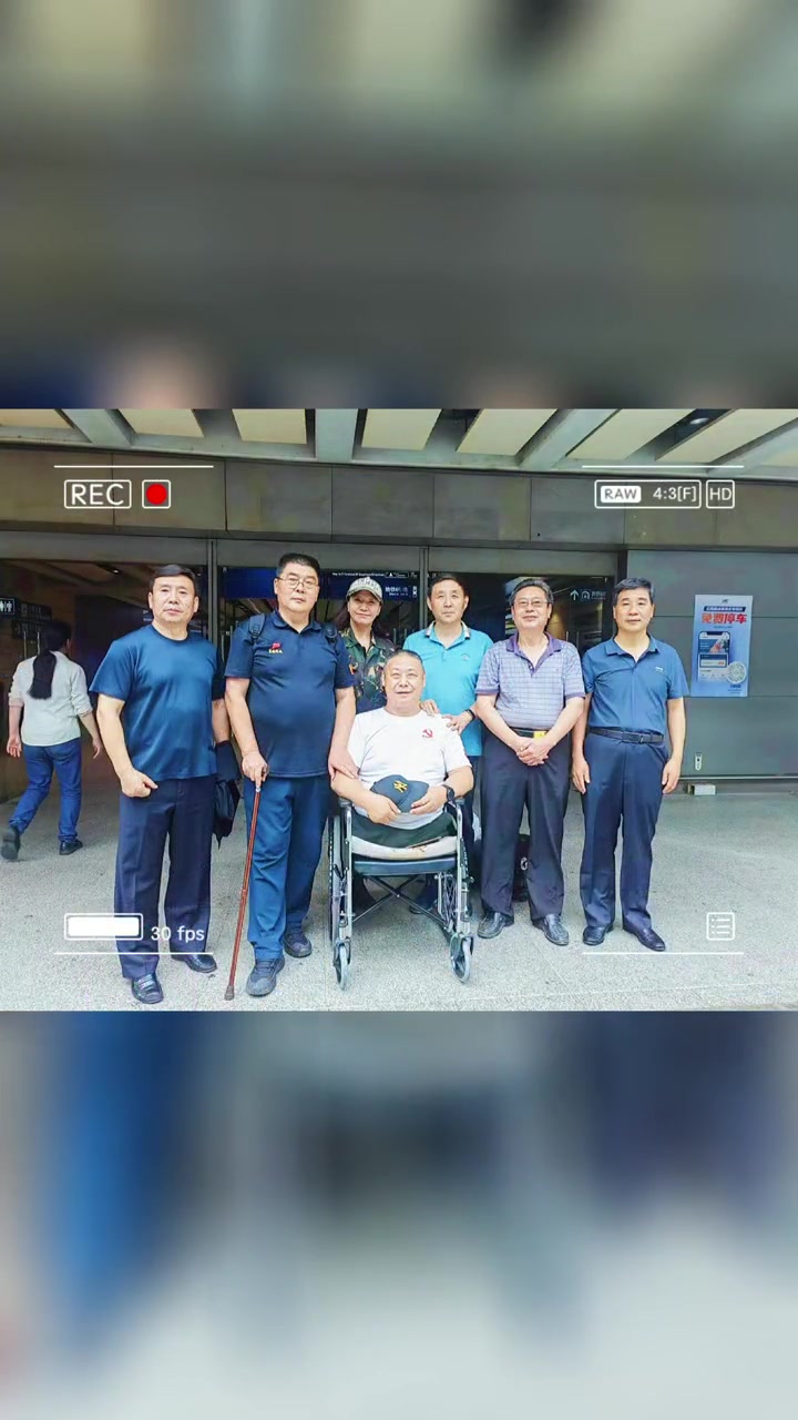 "钢铁战士"刘庄今天到达昆明,36年后重返老山 老山精神 我要上热门