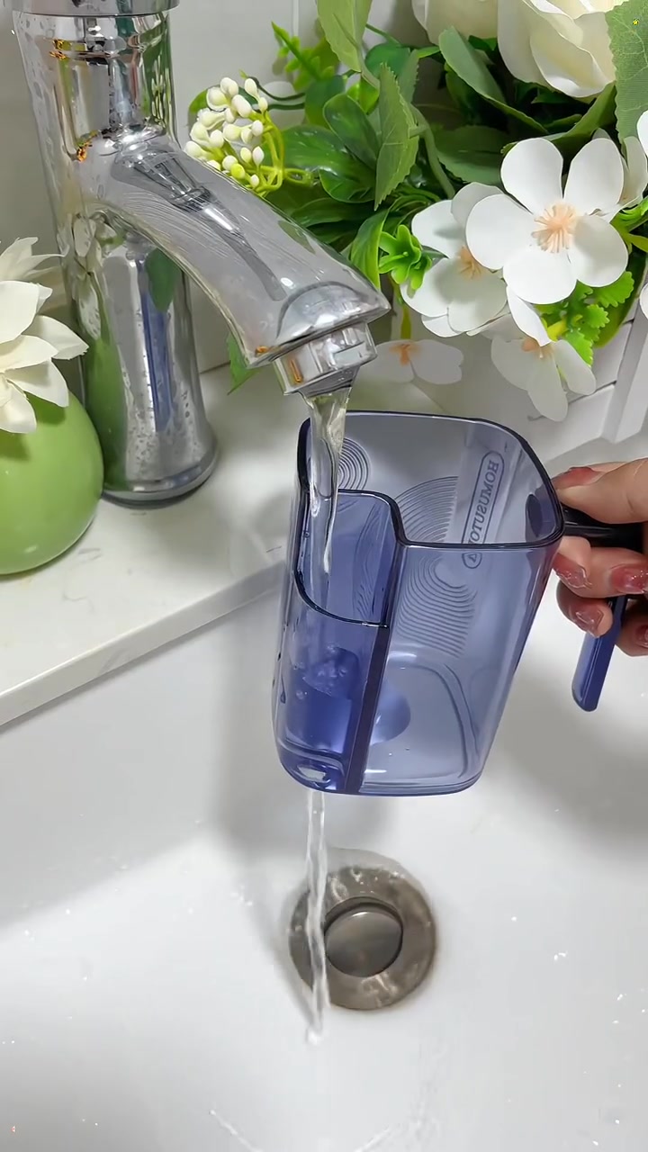 这款自带收纳仓的洗漱杯,杯内不存水,干净又卫生 洗漱杯 牙刷杯 实用