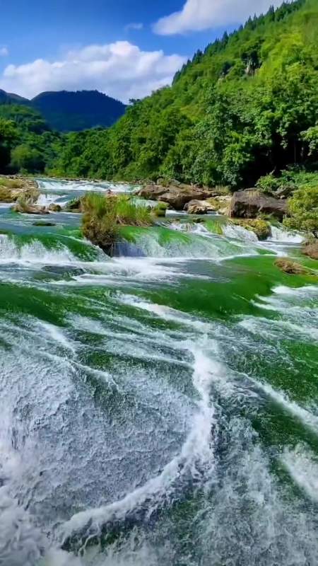 贵州白水河,著名黄果树瀑布的上游河段的激流险滩!