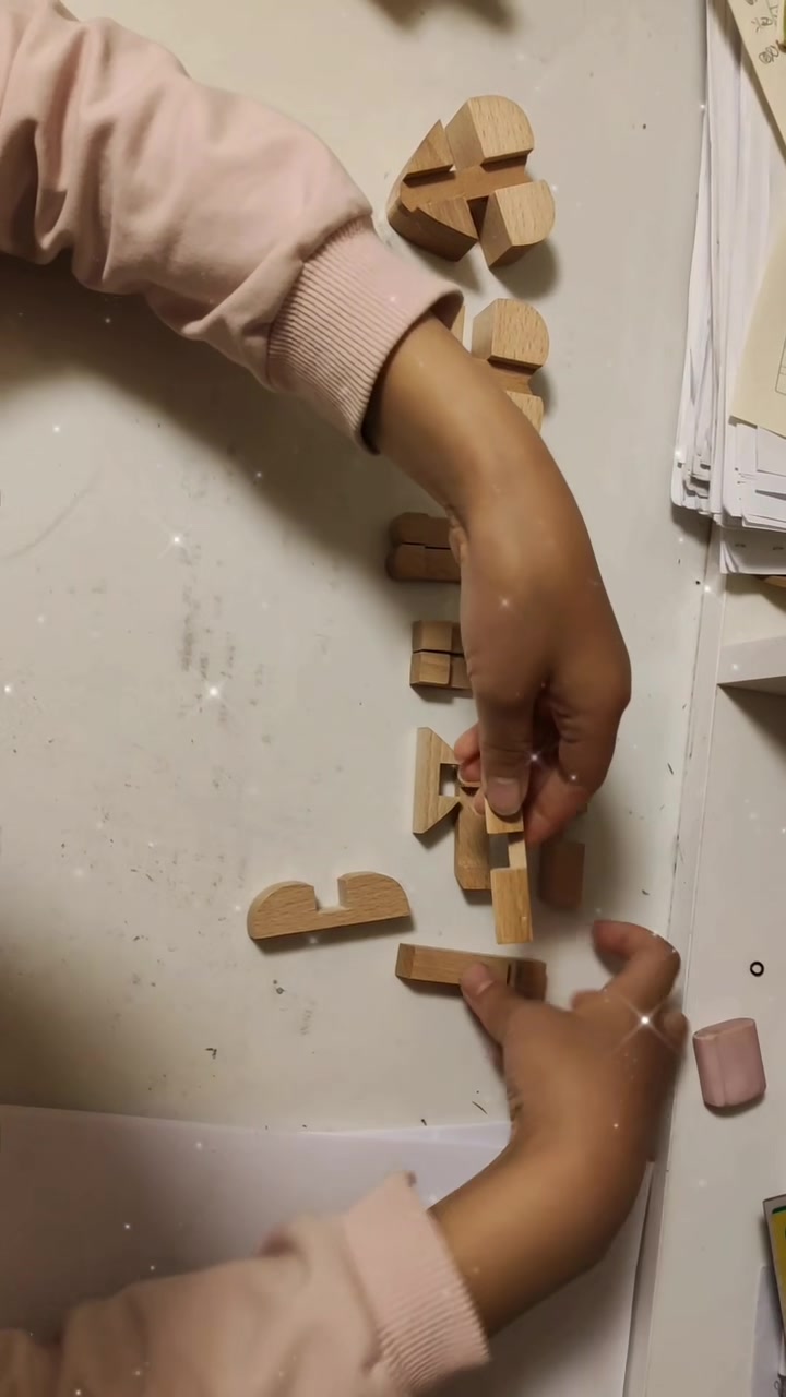 孔明锁「鲁班锁(爱心锁)」解法和拼法-度小视