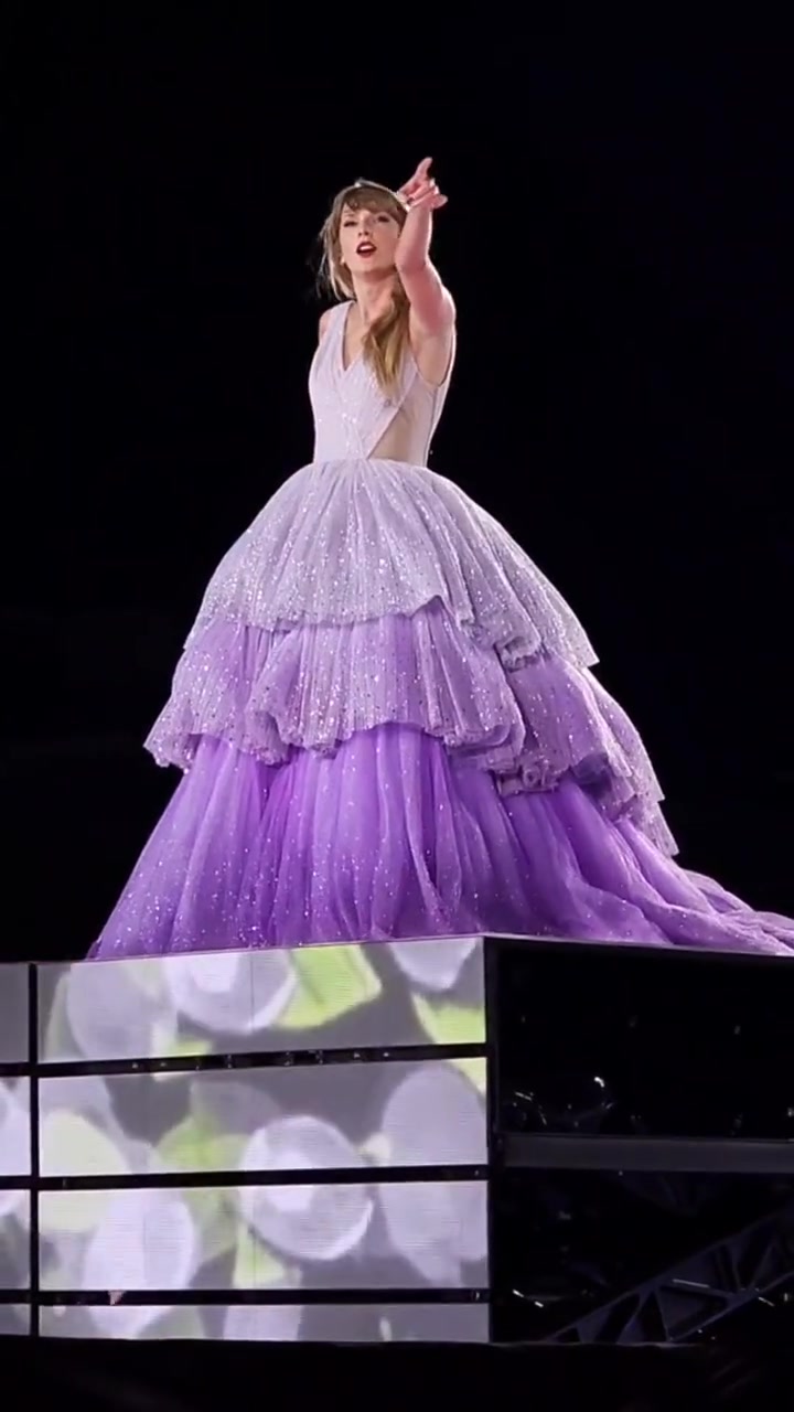 霉霉 香水歌enchanted墨西哥站