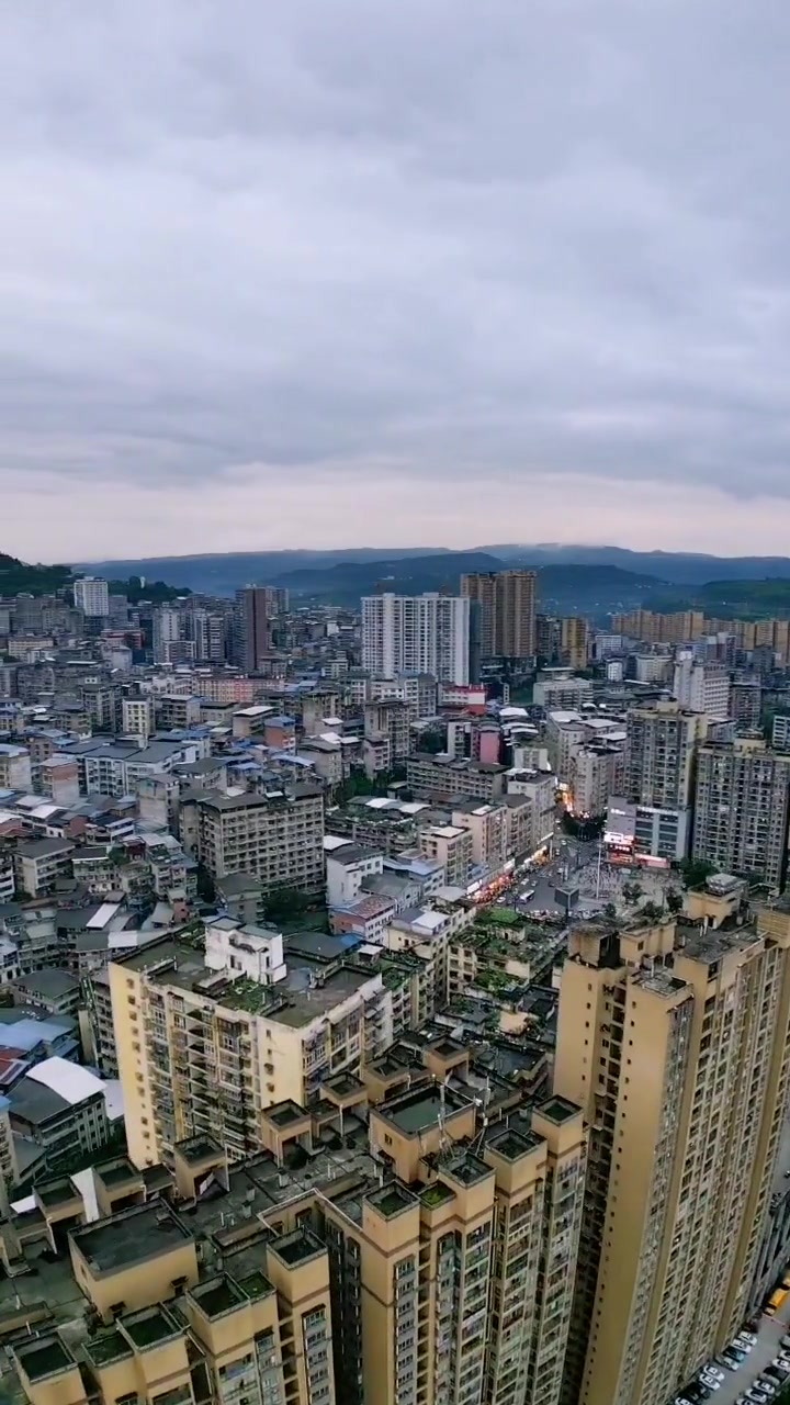 我飞手干什么呢 同城发现 平昌 小县城的慢节奏生活 小县城