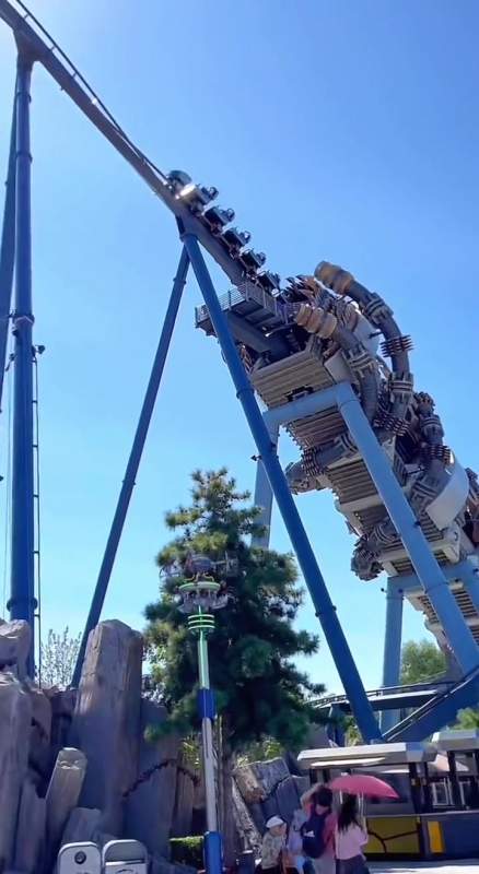 去北京环球影城玩了敢不敢挑战玩霸天虎过山车北京环球影城旅行推荐官