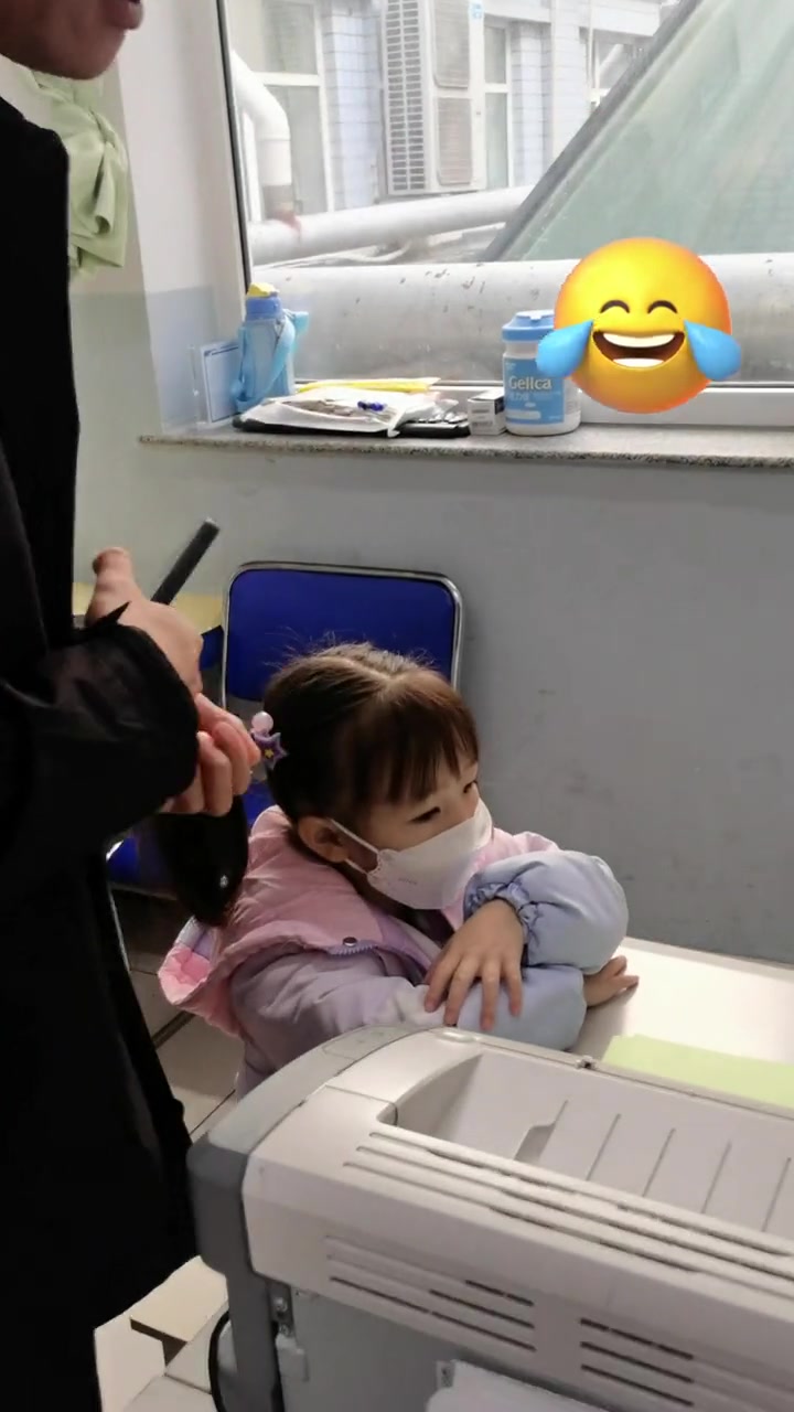 干啥也离不开妈!这爹妥妥工具人!