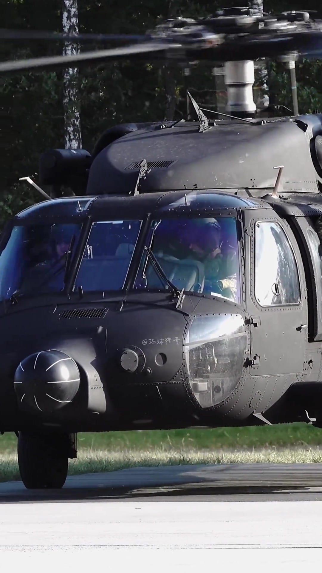 s-70"黑鹰"直升机