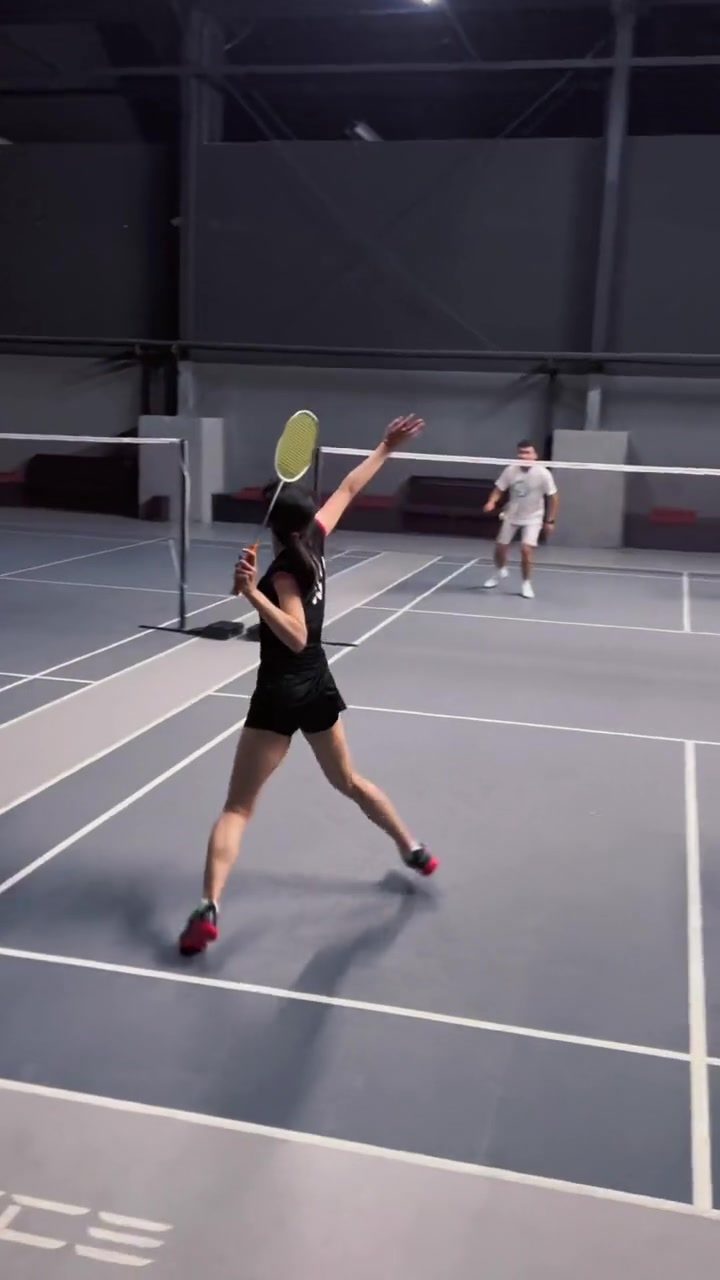 让男双束手无策的女双有多强 羽毛球 李辉羽毛球师妹 打羽毛球女生