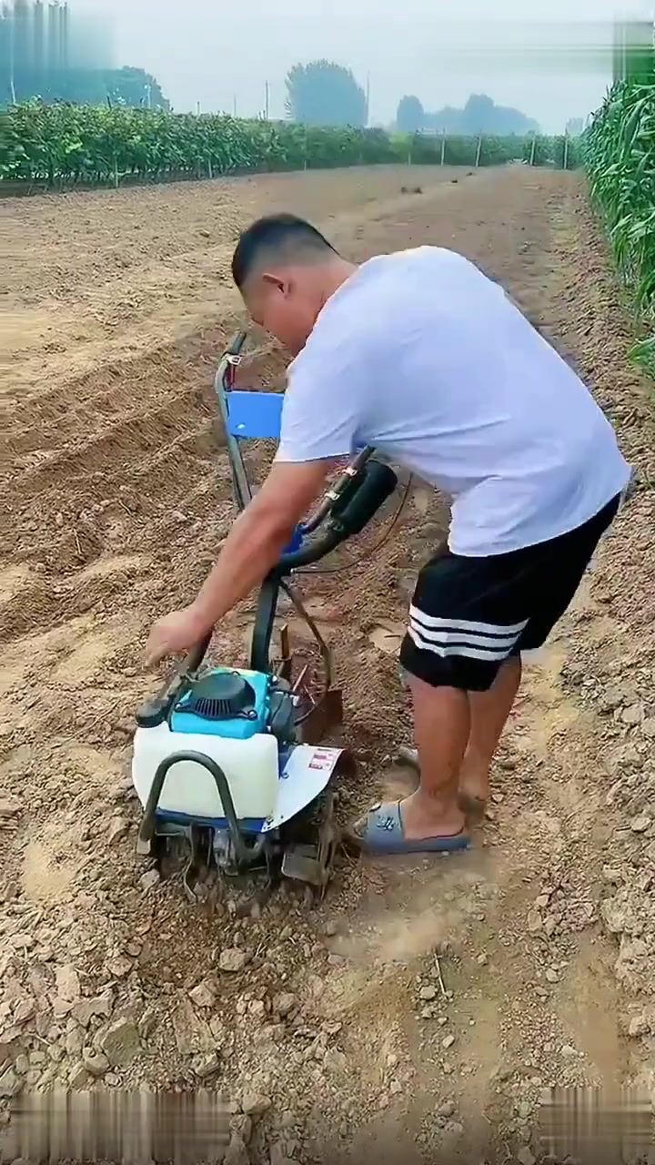 小型多功能微耕机四冲程汽油松土开沟犁