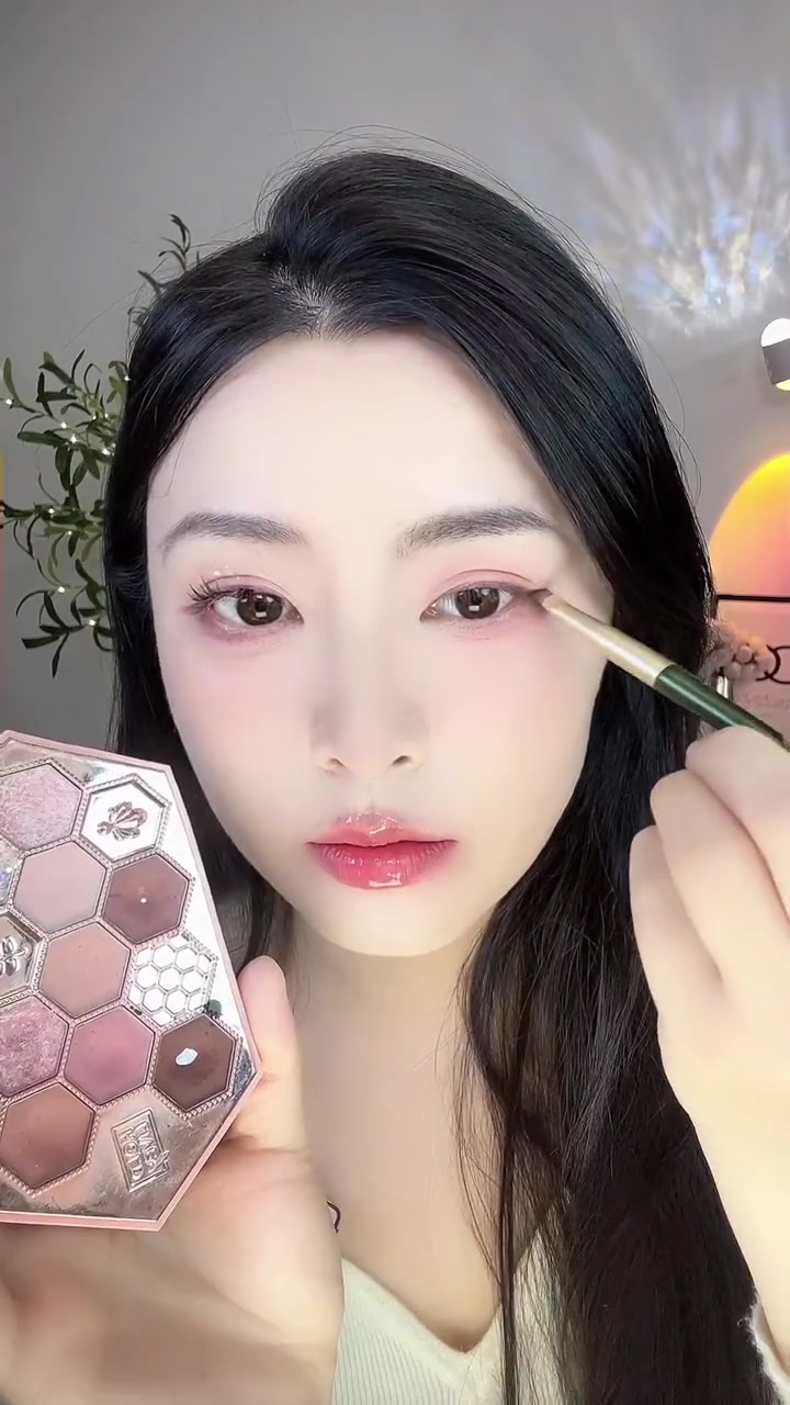 上镜妆容眼影盘直播妆容上镜好看的妆造分享一盘就搞定