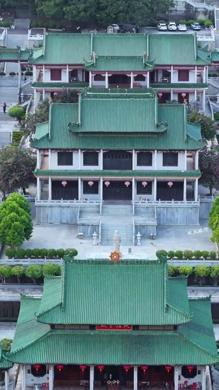 定光禅寺定光寺座落于广东省汕尾市陆丰市山青水秀的清云山下