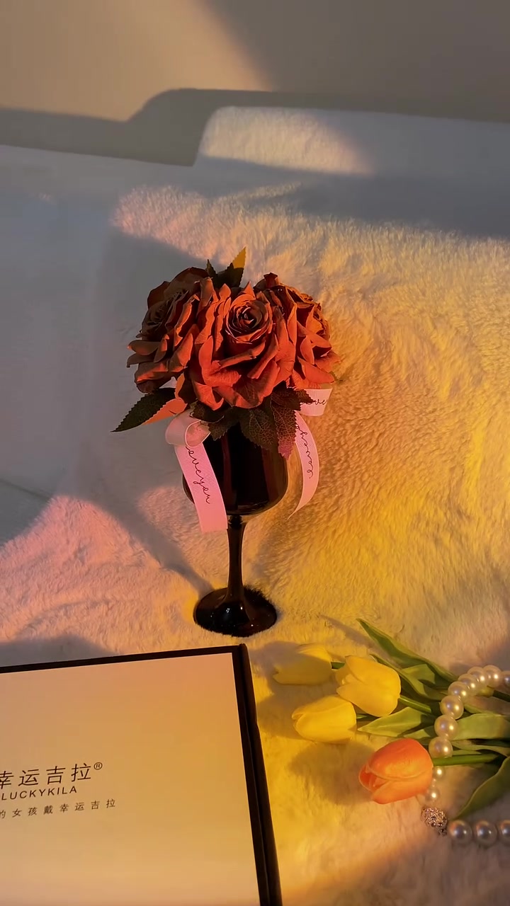 这个酒杯玫瑰氛围感拿捏了,高级感满满