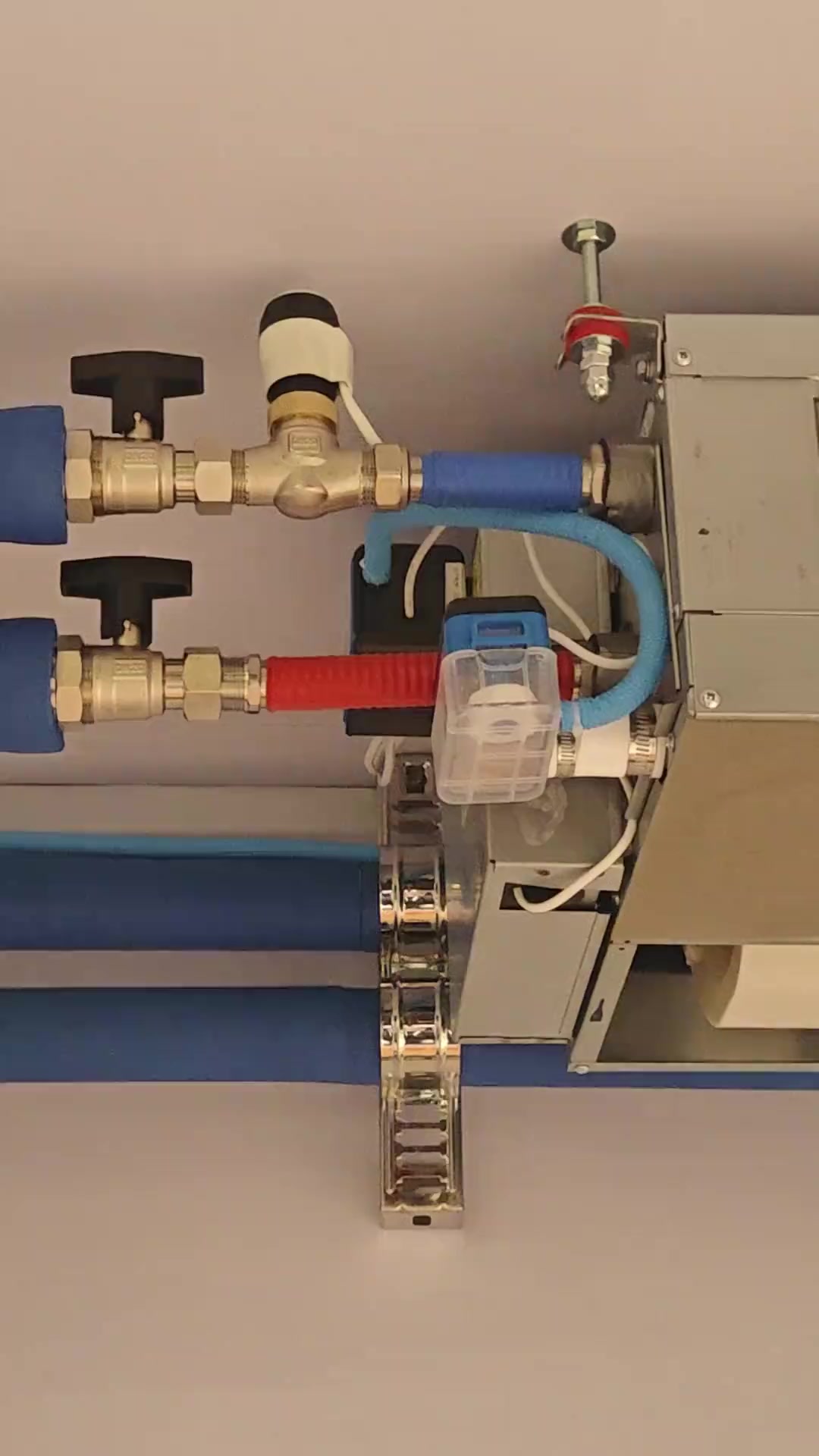 空调 中央空调 空调 安装 风机盘管软连接,阀门,两通阀都可以标准化