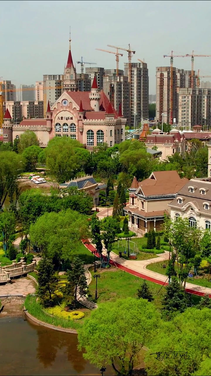 李石恒大养生谷 这的环境挺好,一座座小洋楼,很显眼,抚顺 沈抚新区