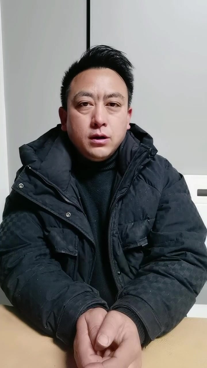 如果有人拿刀砍你应该怎么办