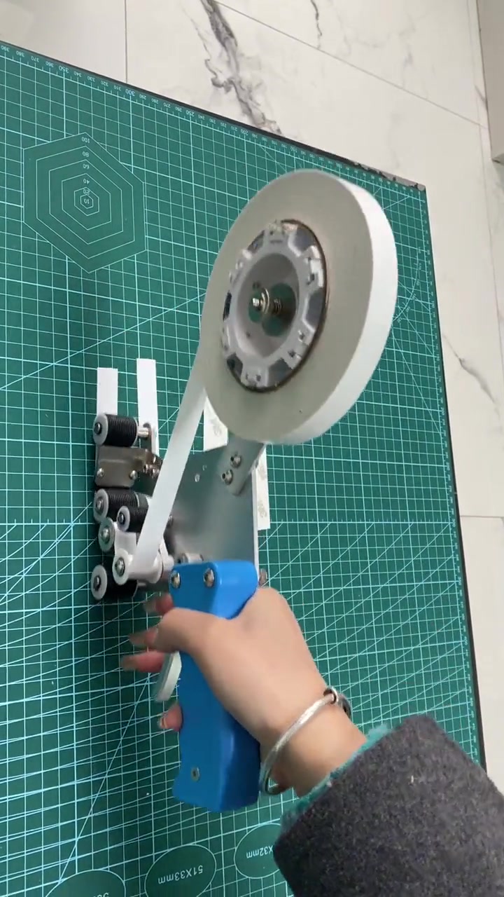 用一把工具贴不同宽度的3m双面胶,大家感觉效果怎么样?