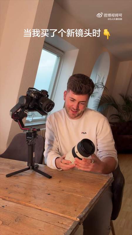 摄影师hey我刚买了个新镜头可还行rs3pro你牛