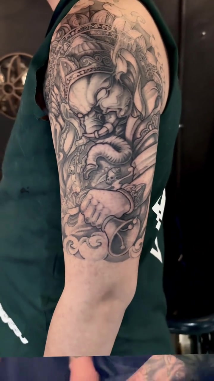 我刺凶神不爱刺眼睛.目中无人的感觉 纹身 纹身师日常