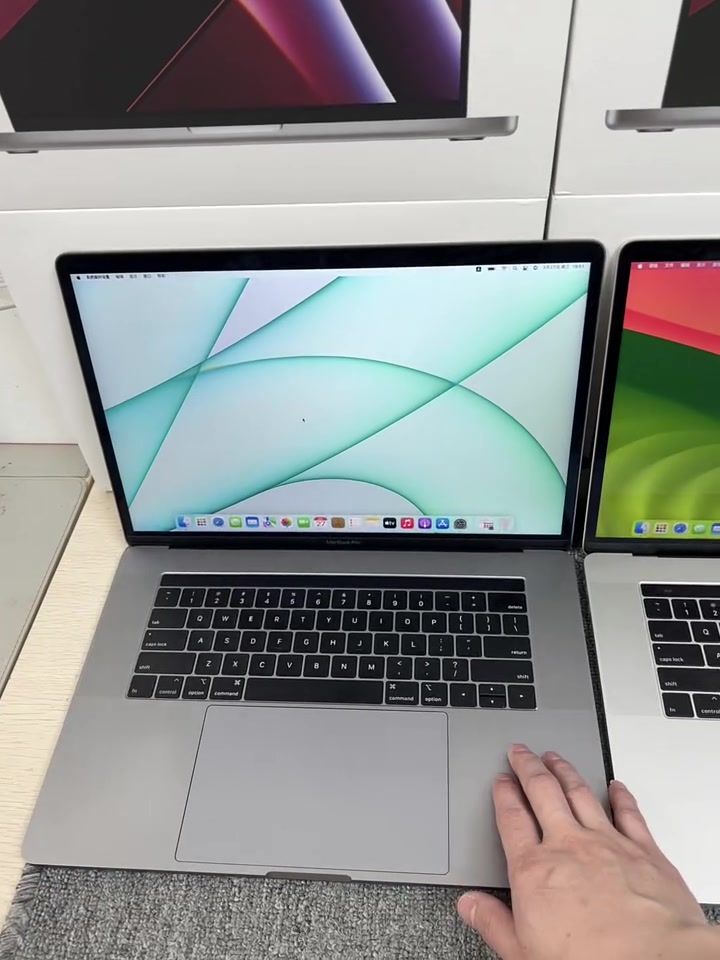 高配大屏款macbookpro支持双系统