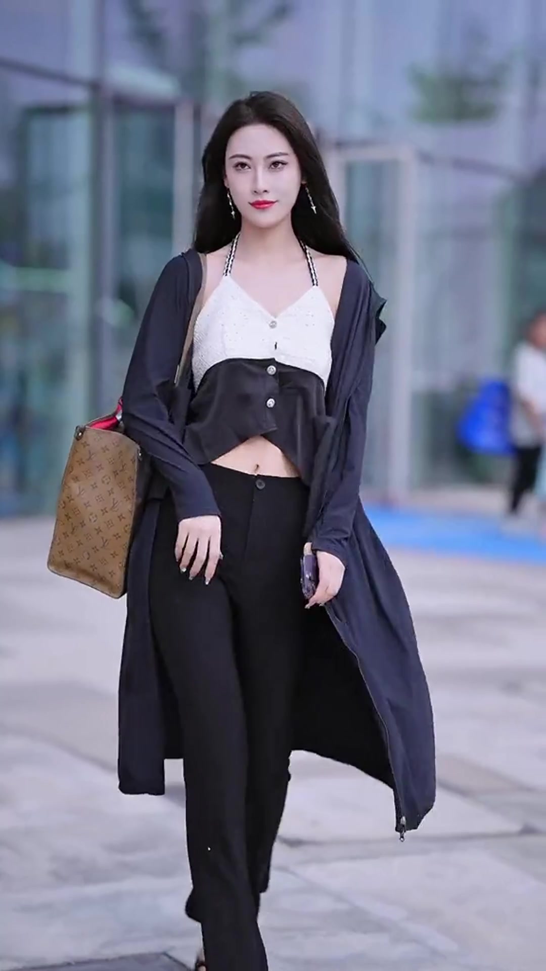 街拍:盘点街拍中的气质姐姐,你肯定hold不住