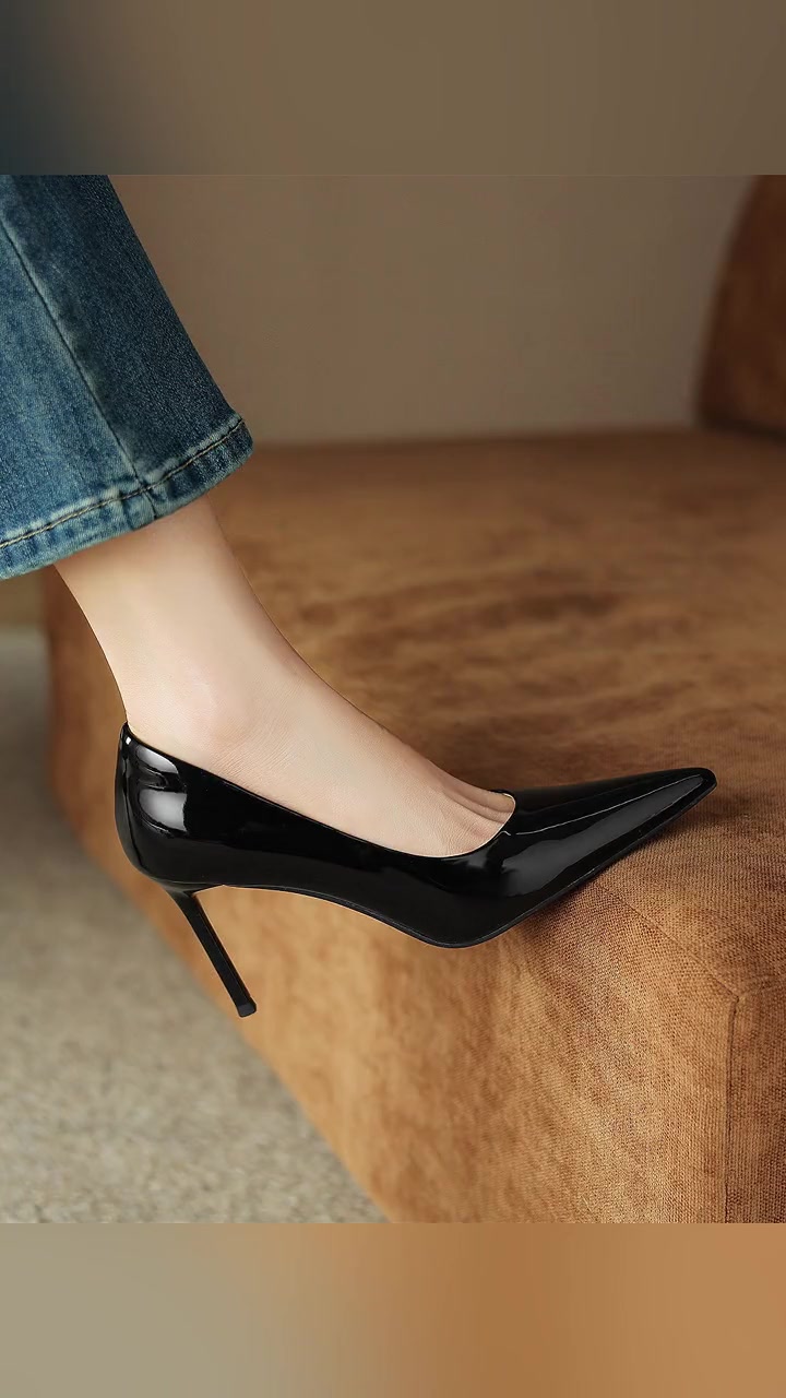 有点高级的漆皮高跟鞋 尖头高跟鞋 通勤搭配 好穿不累脚