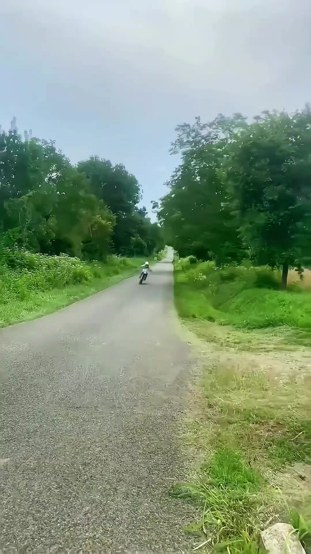 我家的能不能这么玩极限运动尾崎八项越野摩托车危险动作请勿模仿