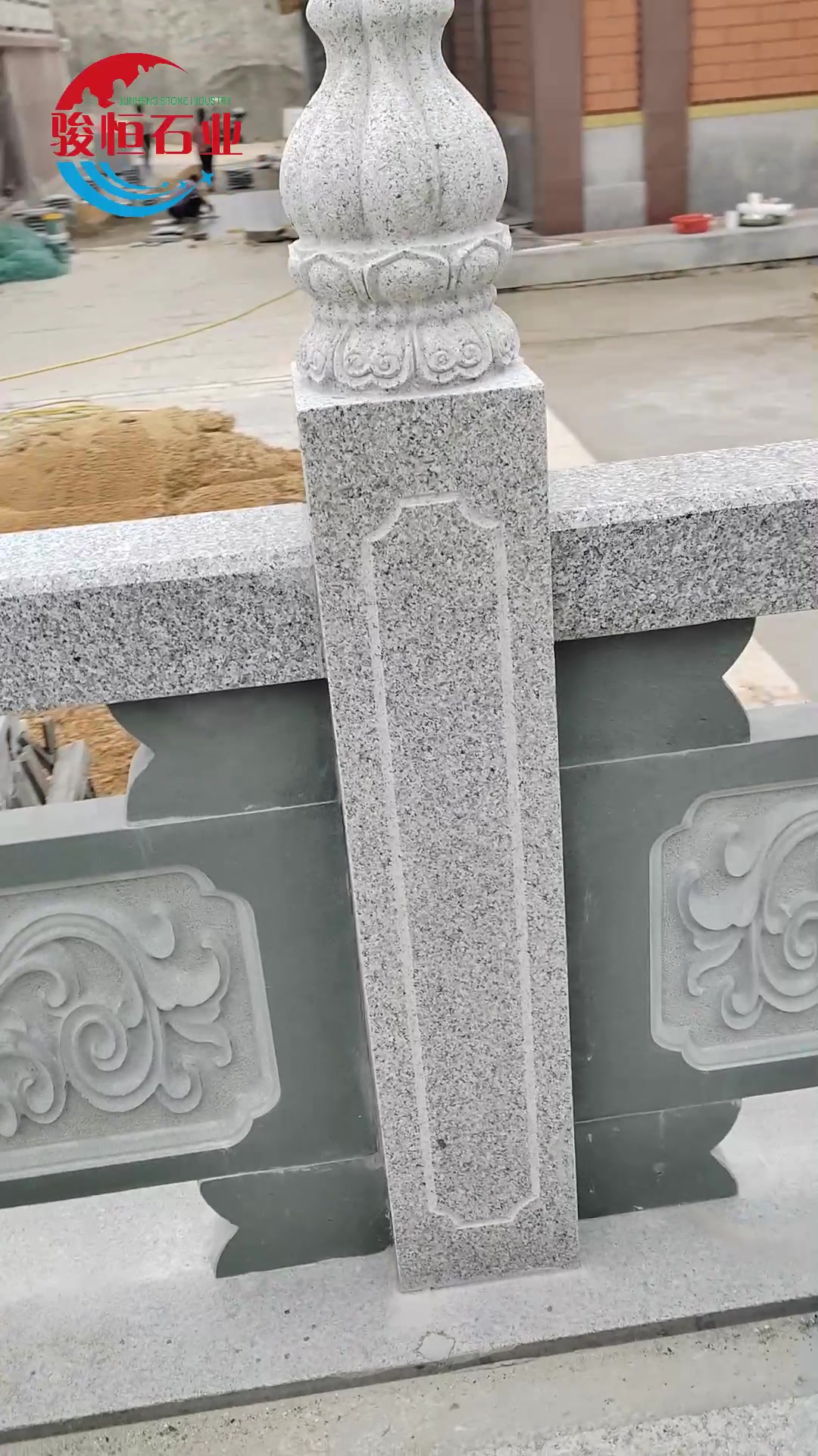 寺庙石雕栏杆护栏 莲花图案石材栏杆安装完成