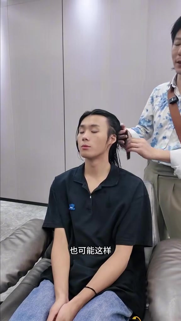 男生不同长度发型 鬓角处理不同男生留中长发型简单造型 男生中长发