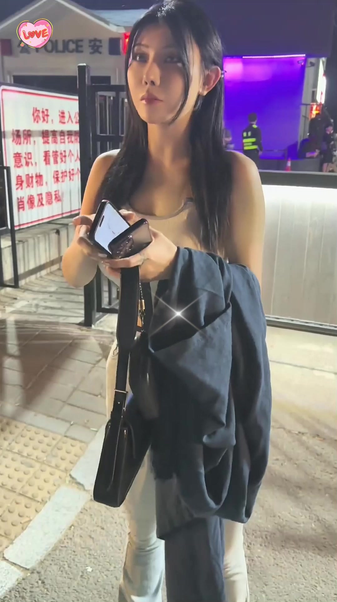 青春x的笑容,洋溢j着快乐