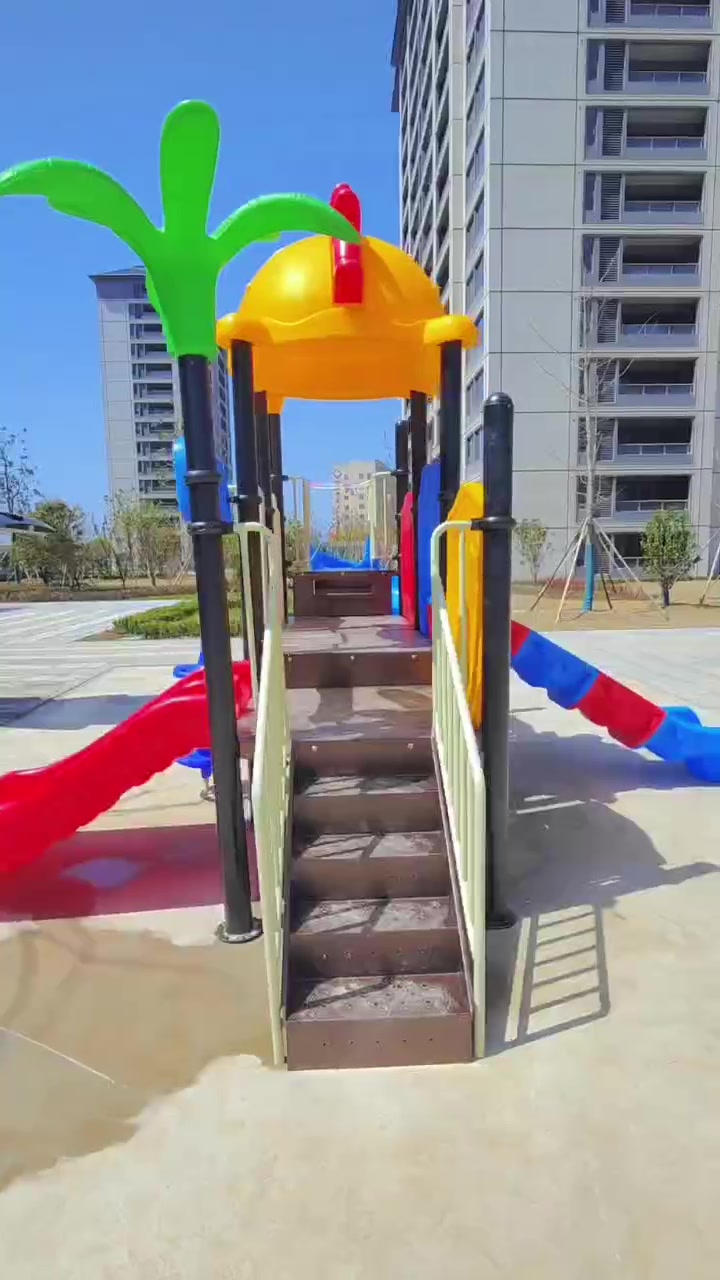 商场出现了大型滑滑梯,反正我是很喜欢玩!