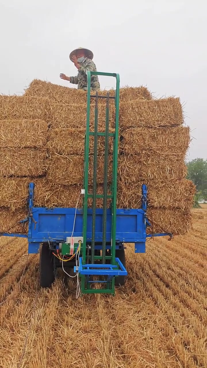 小方捆小方包麦秸捆草包装车机草捆提升机12伏电瓶带动的玉米秸秆草包