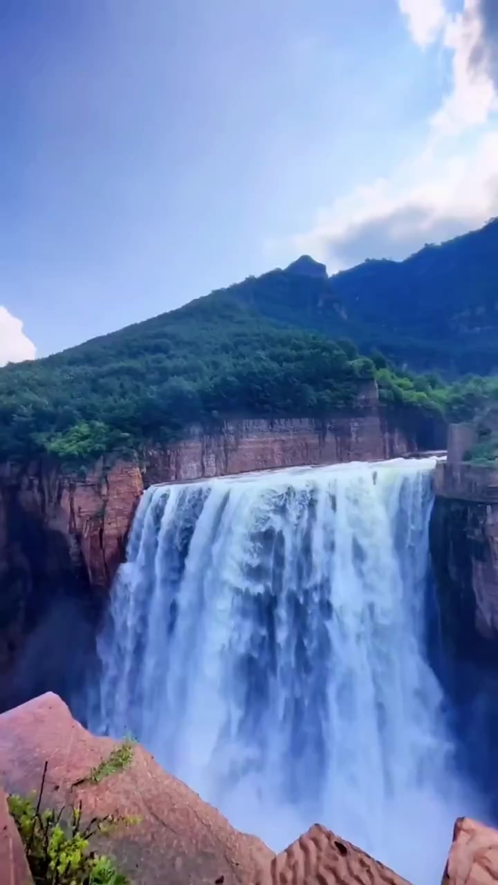 林州太行屋脊大瀑布美景