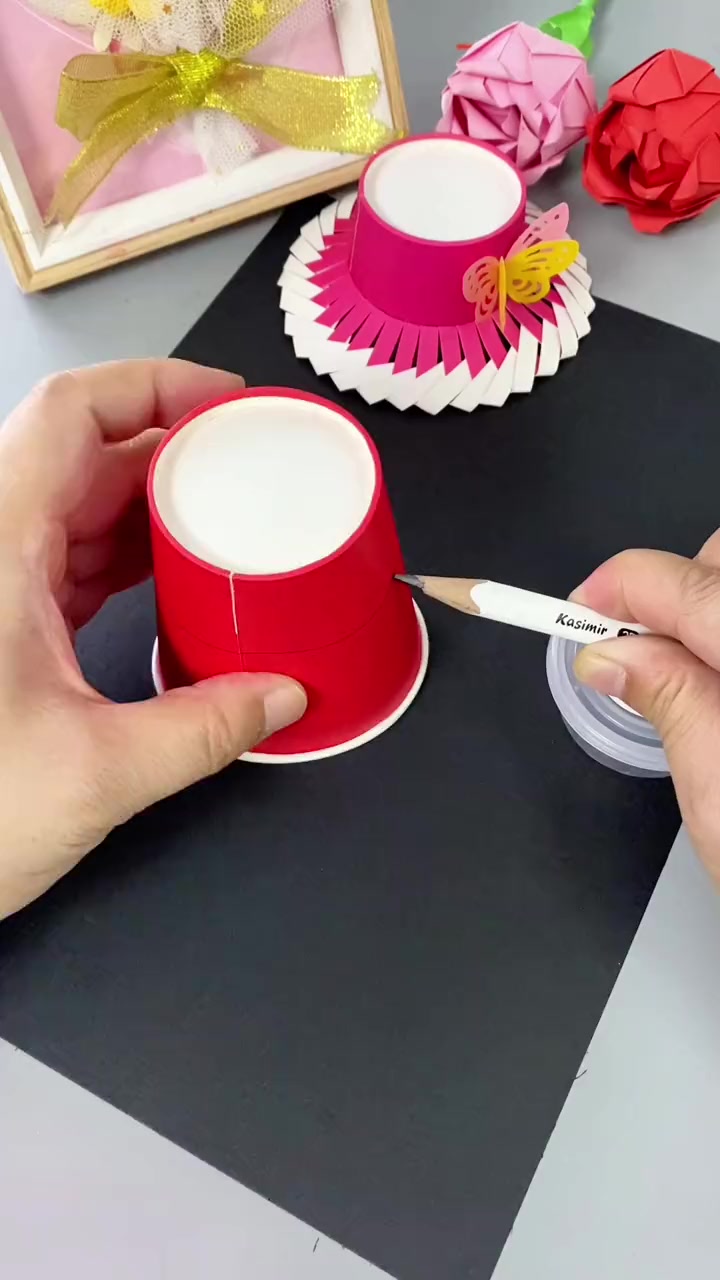 和孩子用纸杯做漂亮的小草帽手工吧diy-cea7c77bb729