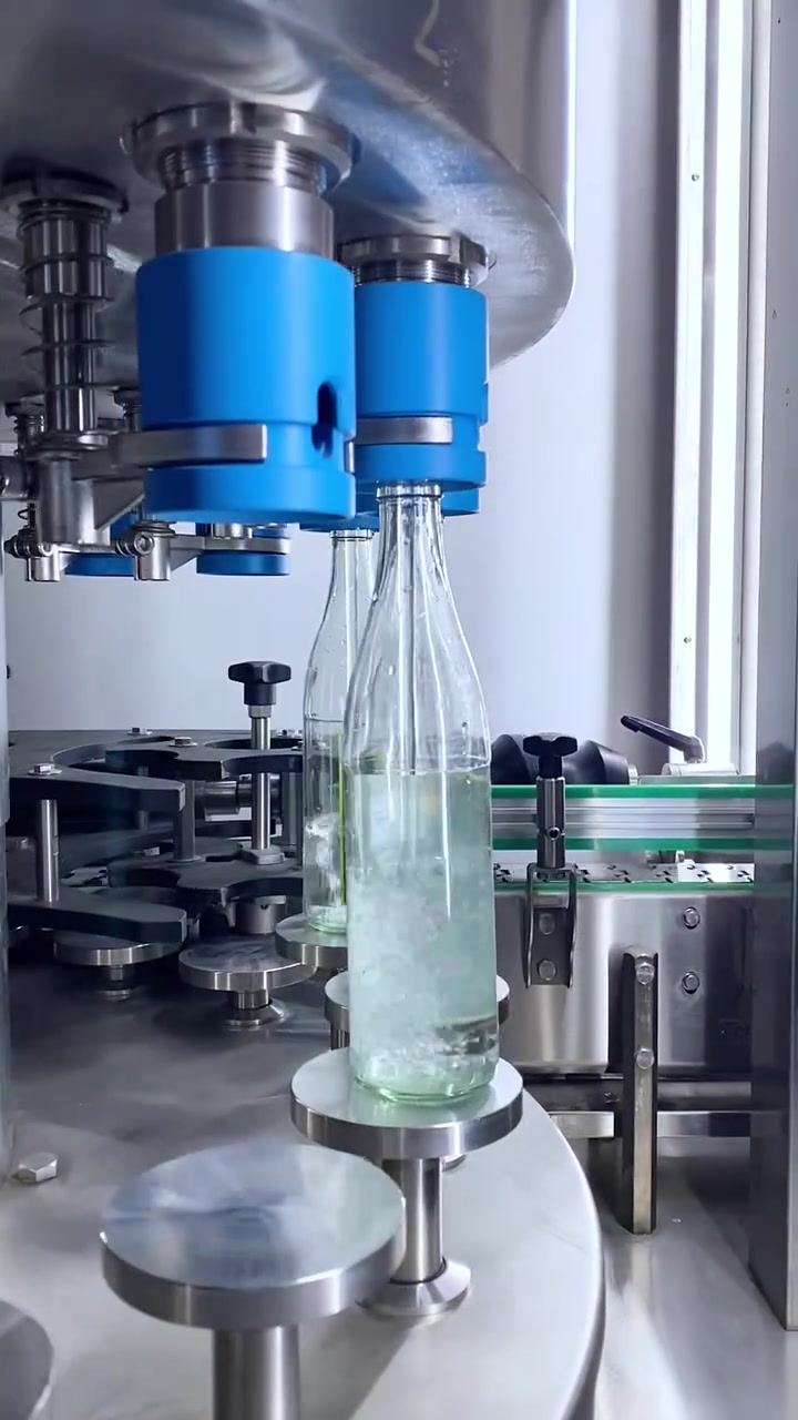 全自动白酒灌装机,适合酒厂,作坊使用 白酒灌装机 全自动白酒灌装机