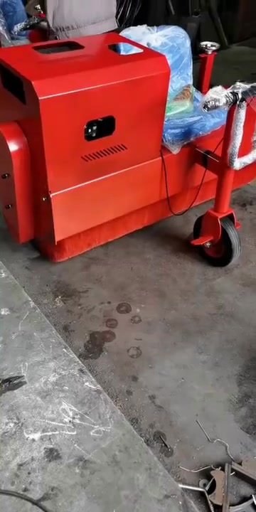 柴油动力草坪梳理机,校园操场石英砂填充神器!